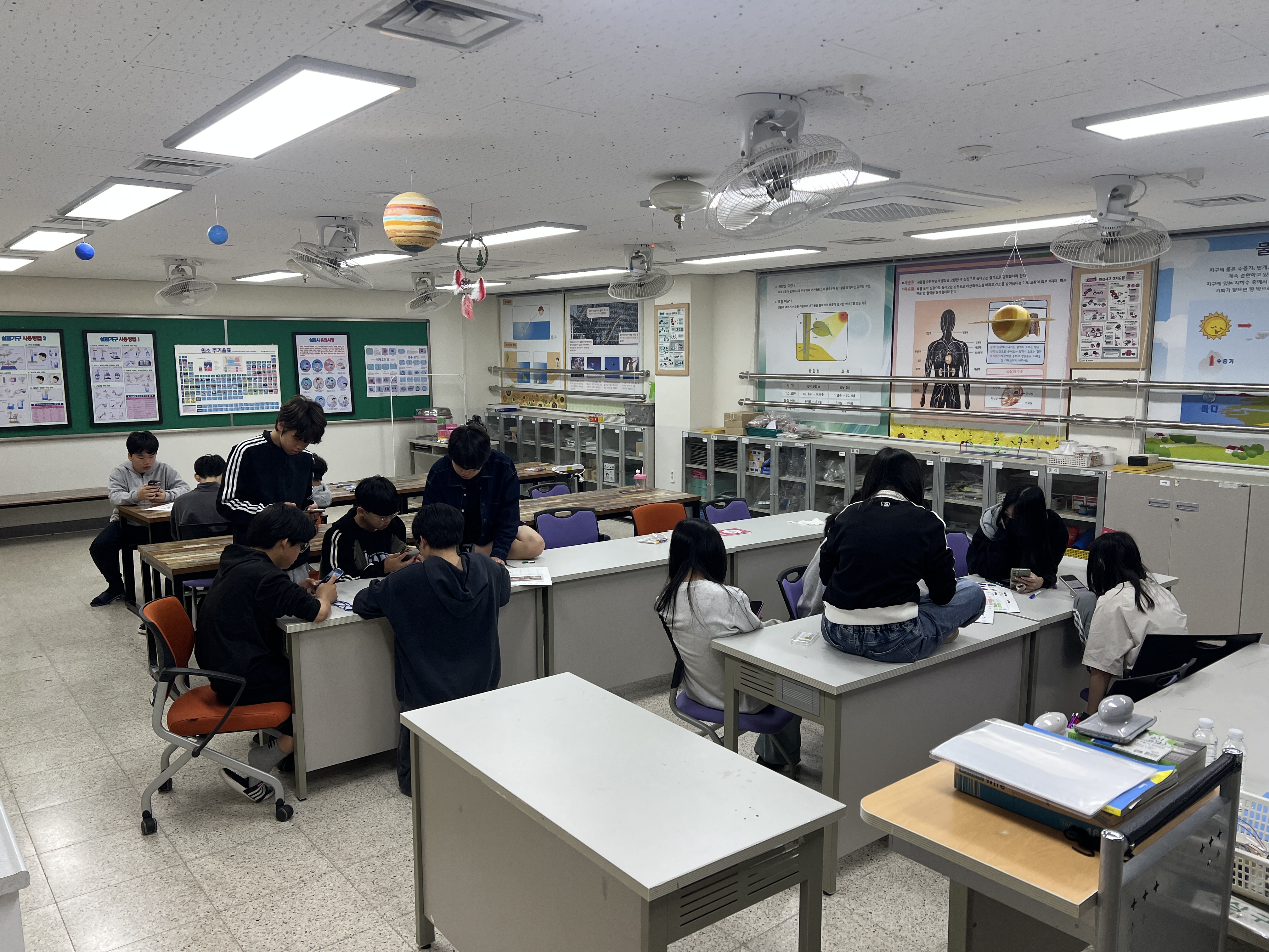 🚀 협력으로 탈출하라! 꿈키움중학교 화성 미션 스토리